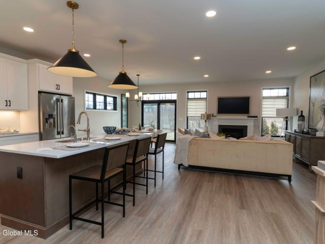 7 Magnolia Dr, Halfmoon, NY 12065 | MLS #202516