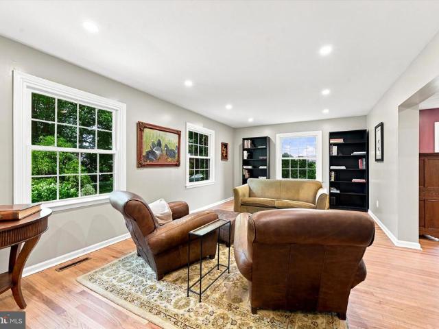 7 Manor View Circle