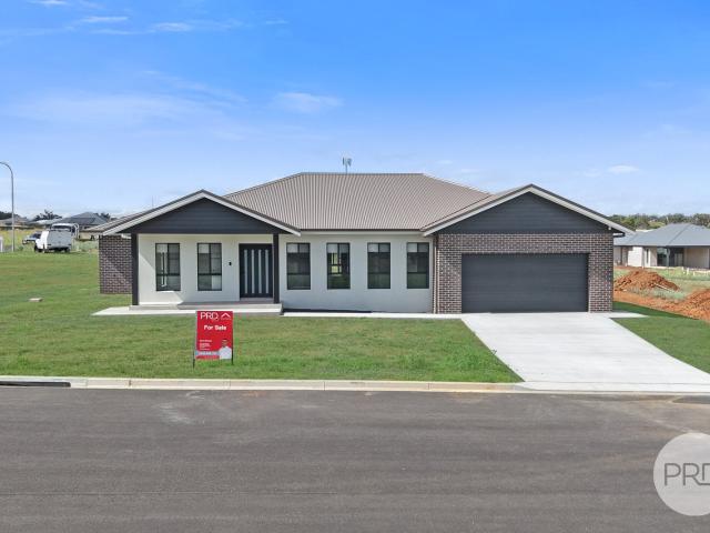 7 Marlborough Place, TAMWORTH NSW 2340