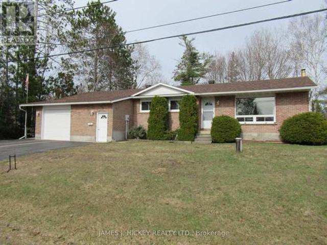 7 Martin Street, Laurentian Hills, ON, K0J 1J0 house for sale | Listing ID X12955 | Royal LePage