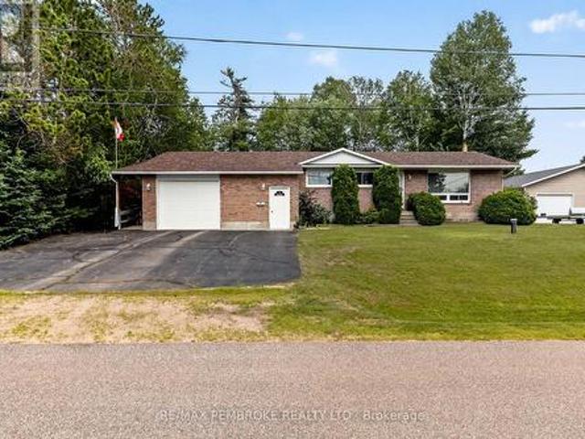 7 Martin Street, Laurentian Hills, ON, K0J 1J0 house for sale | Listing ID X13522 | Royal LePage