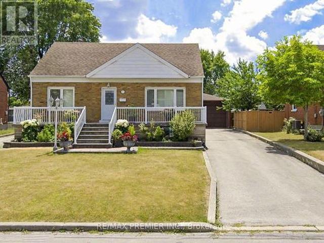 7 Mayall Avenue, Toronto, ON, M3L 1E3 house for sale | Listing ID W13861 | Royal LePage