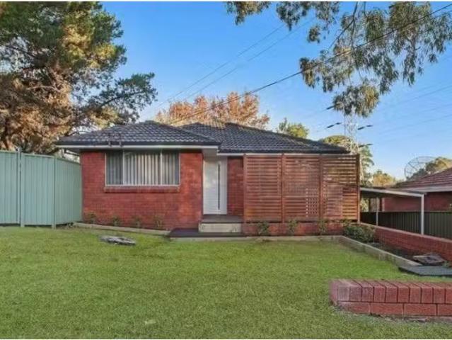 7 Metcalf Avenue, Carlingford House for rent Listed by Anthon.