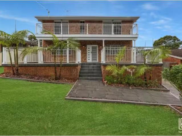 7 Minnamurra Road, GOROKAN House for rent Listed by Craig And.