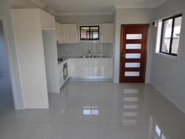7 Moon Cresent, SCHOFIELDS Apartment for rent Listed by For R.