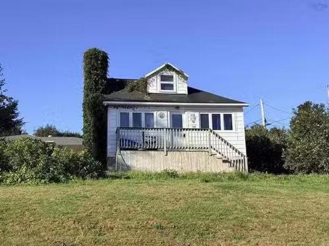 7 Monteith Avenue, Westmount, NS, B1R 1K3 house for sale Li.