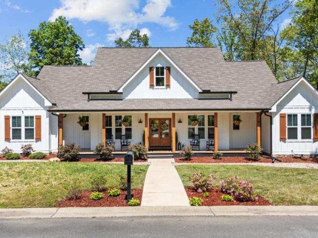 7 Moss Creek Drive NE