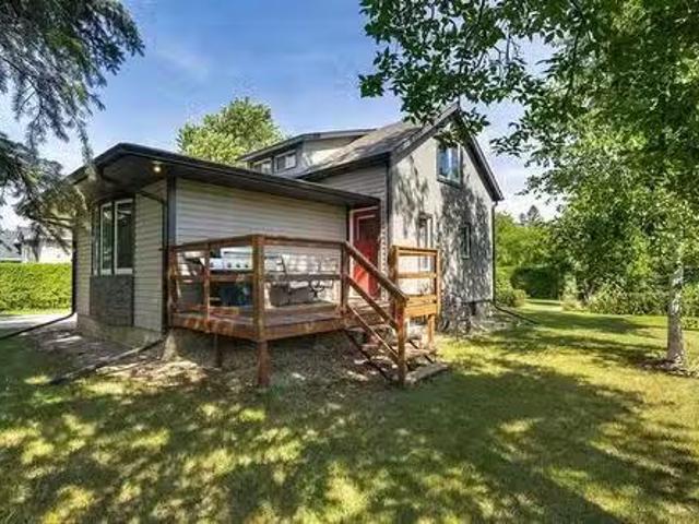 7 Oakview Ave, Mitchell, MB, R5G 1H2 house for sale Listing.