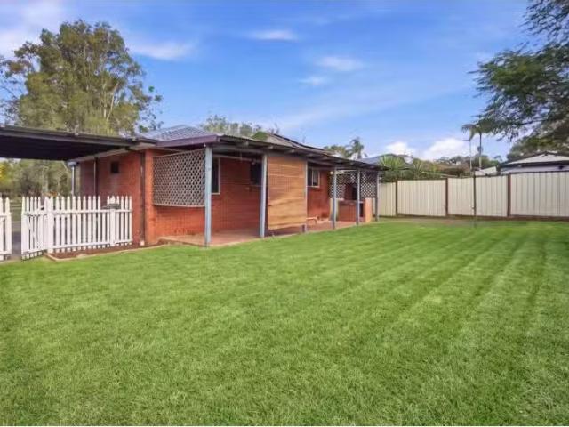 7 O'Donnell Cres, Metford House for rent Listed by Love Renta.