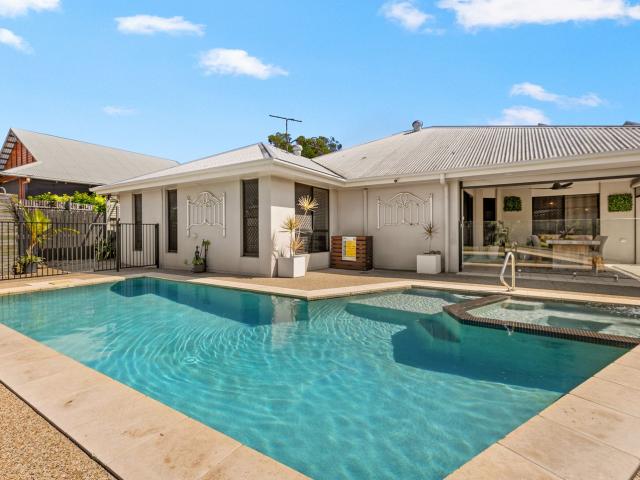 7 Atlantis Boulevard, BARGARA, QLD 4670