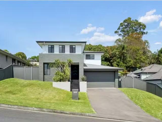 7 Australia Drive, TERRANORA House for rent Listed by Courtne.
