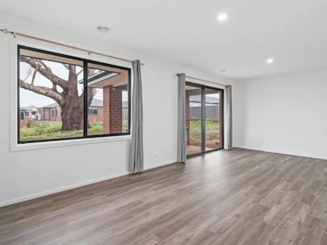 7 Ayton Street