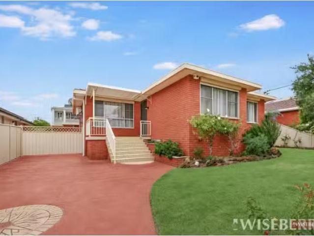7 Buckwall ave, GREENACRE House for rent Listed by Rita Magar.