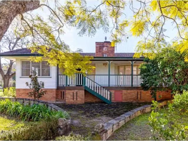 7 Burfitt Parade, GLENBROOK House for rent Listed by Dukes Pr.