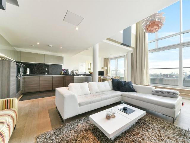 7 Baltimore Wharf, London, E14 2 bed penthouse to rent £4,500 pcm £1,038 pw