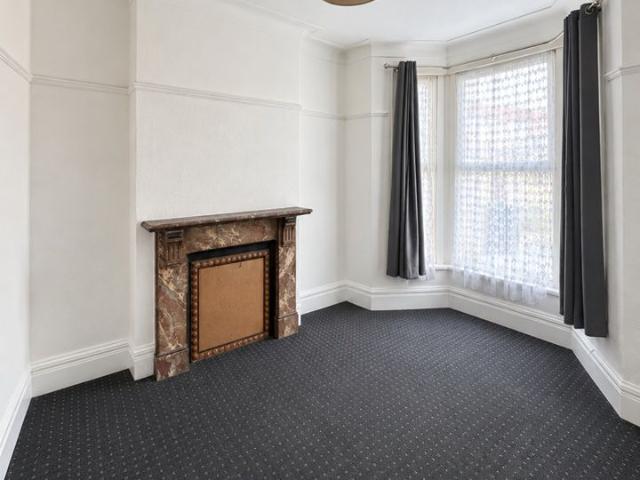 7 Bed Terraced House, Cambridge Road, IG3
