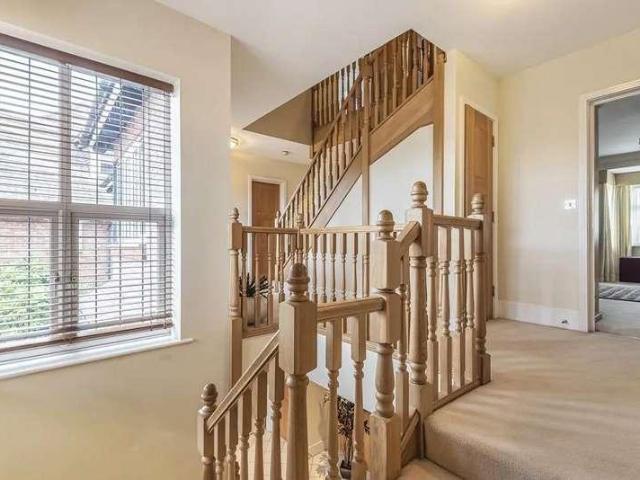 7 bed house for sale