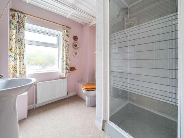 7 bed house for sale