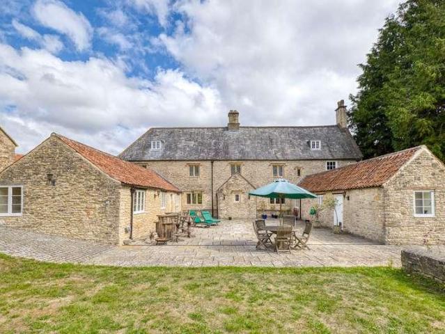7 bed house for sale