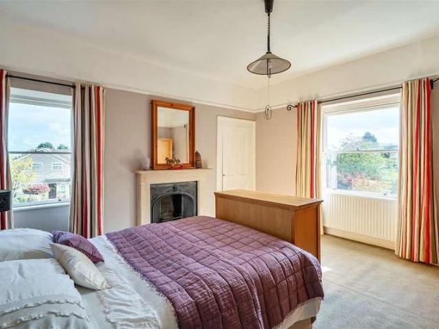 7 bed house for sale