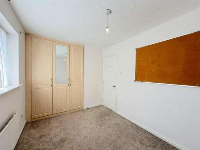 7 bed house for sale