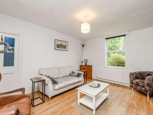 7 bed house for sale