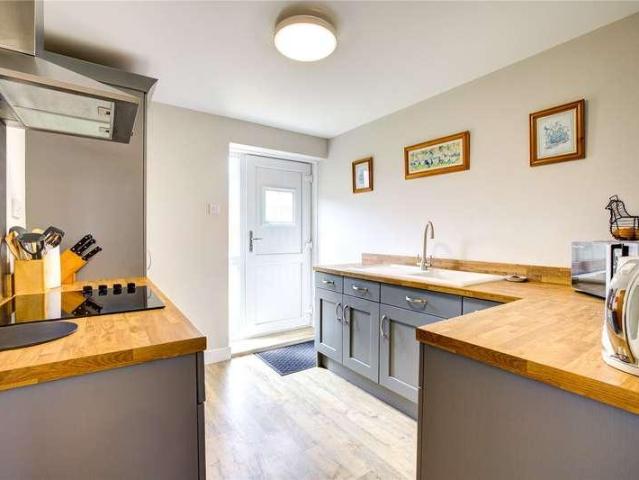 7 bed house for sale
