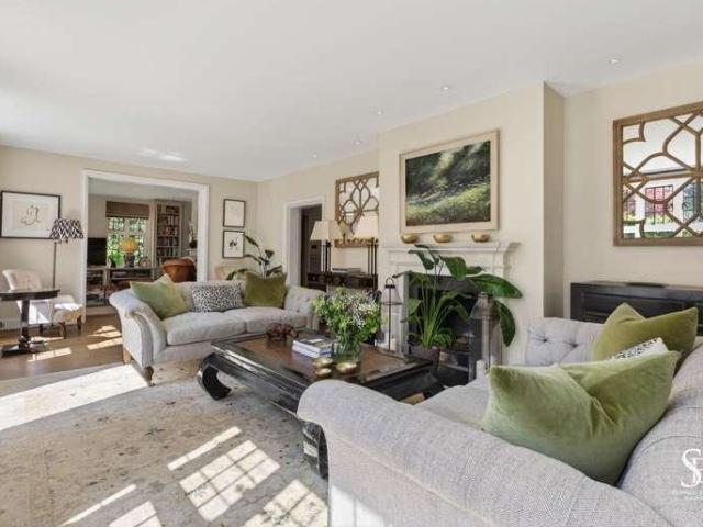 7 bed house for sale