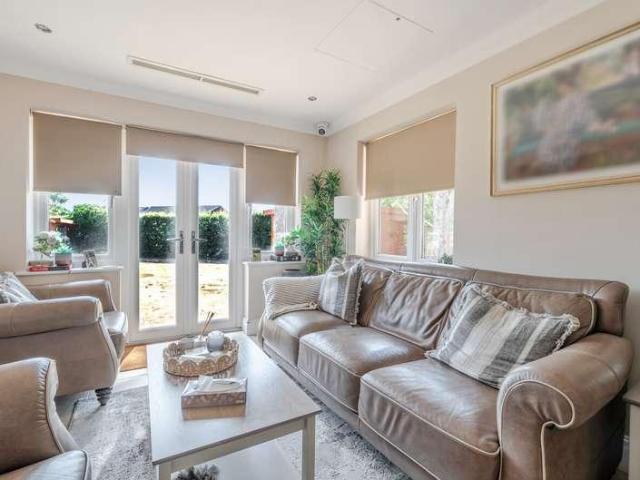 7 bed house for sale