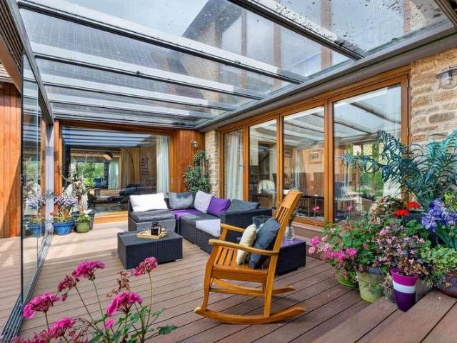 7 bed house for sale