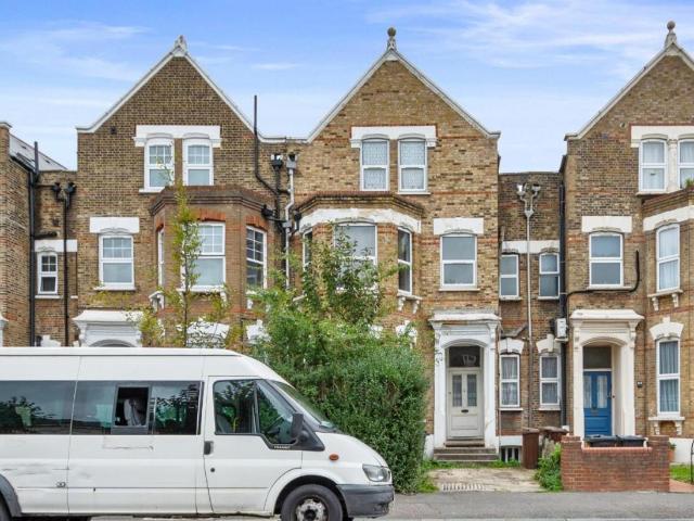7 bed house for sale
