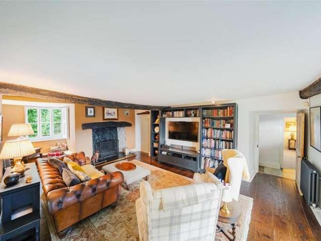 7 bed house for sale