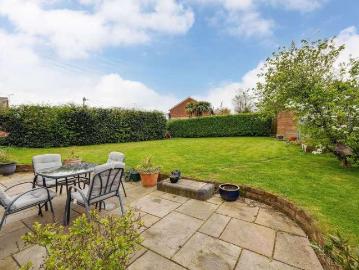 7 bed house for sale