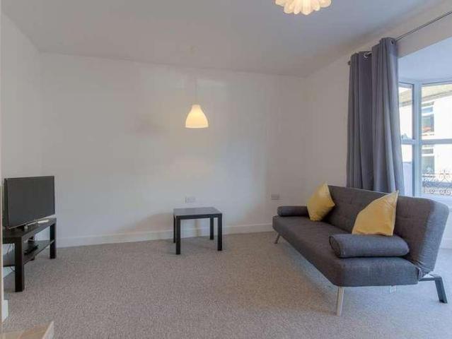 7 bed house for sale