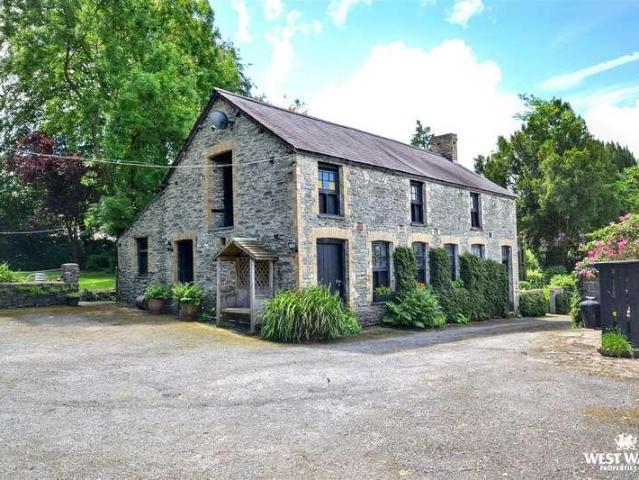 7 bed house for sale