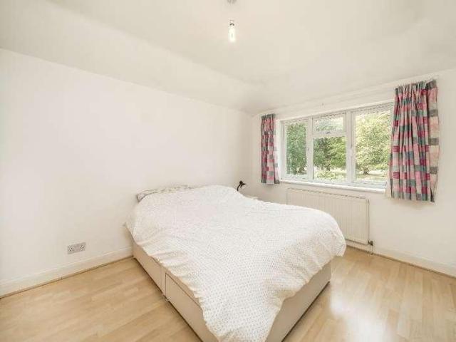 7 bed house for sale