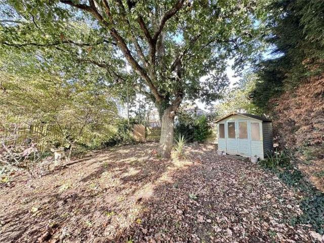7 bed house for sale