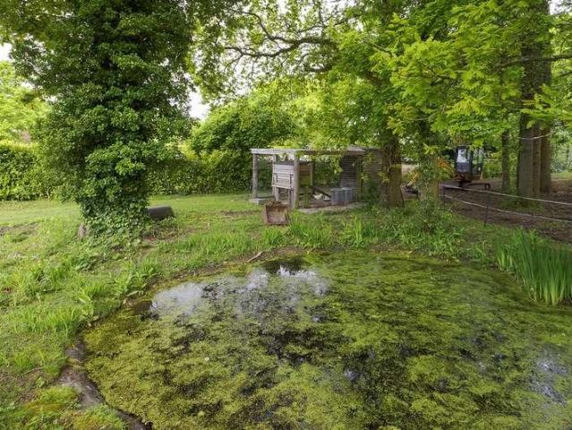 7 bed house for sale