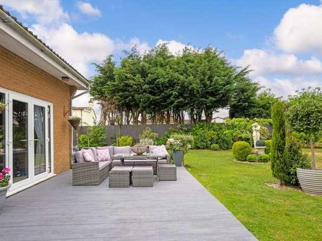 7 bed house for sale