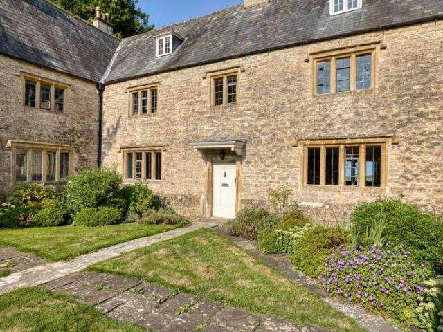 7 bed house for sale