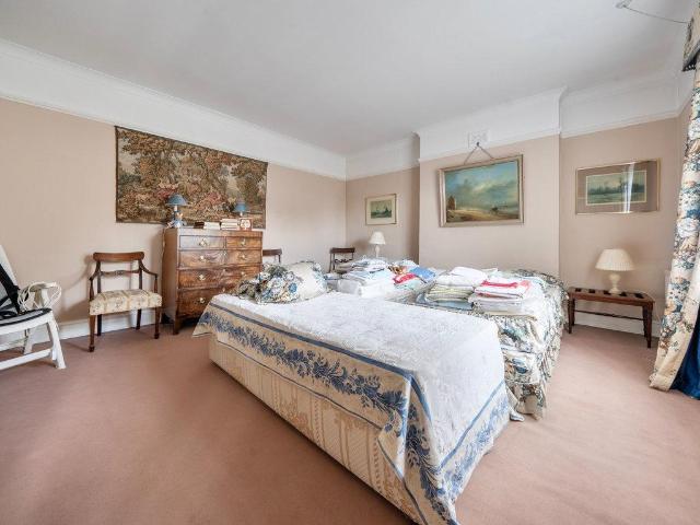 7 bed house for sale