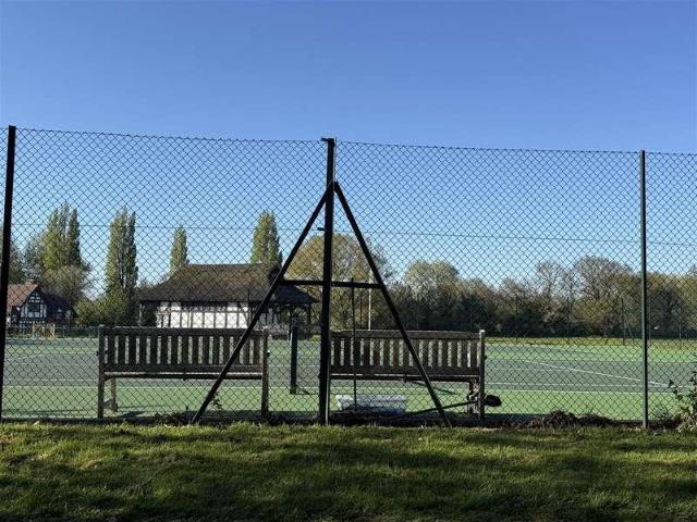 7 bed house for sale