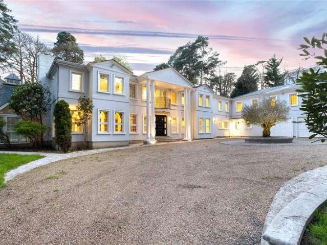 7 bed house for sale
