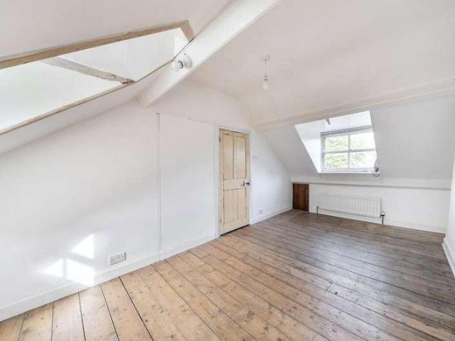 7 bed house for sale