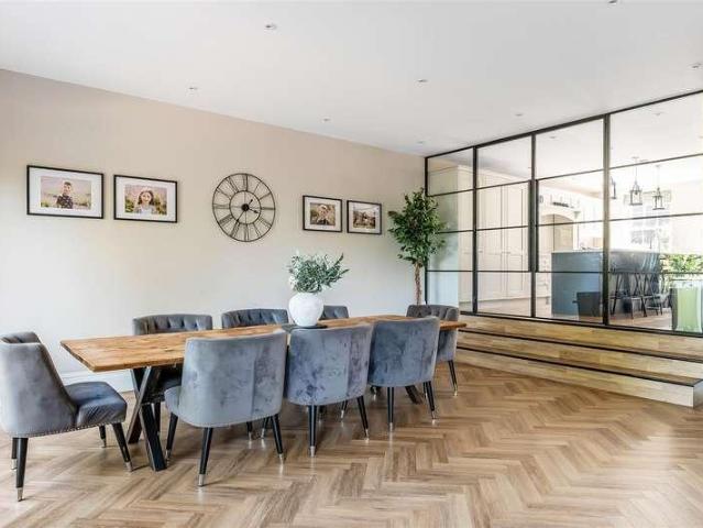 7 bed house for sale