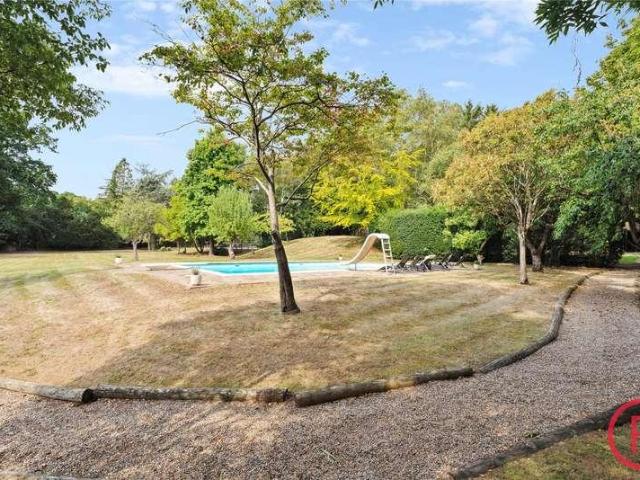 7 bed house for sale