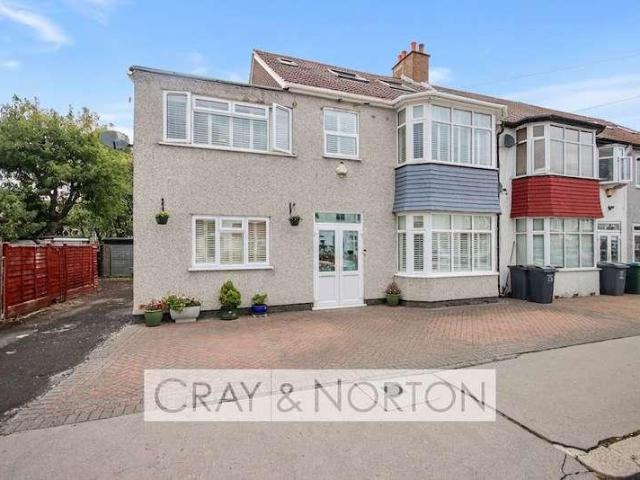 7 bed house for sale