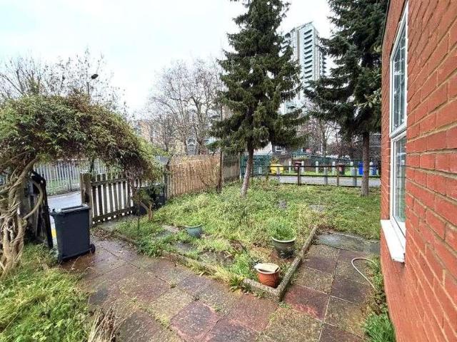 7 bed house for sale