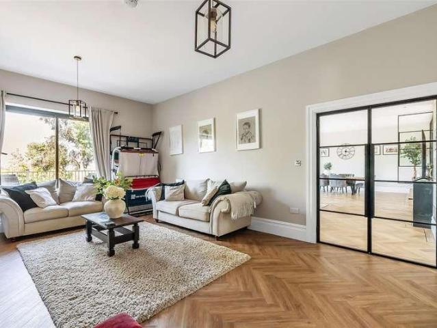7 bed house for sale