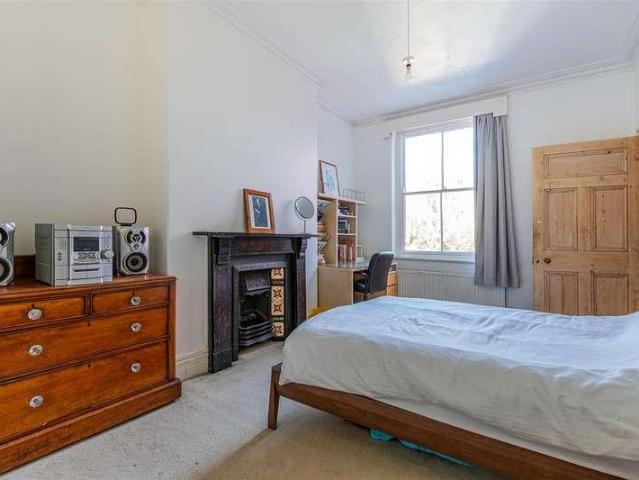 7 bed house for sale